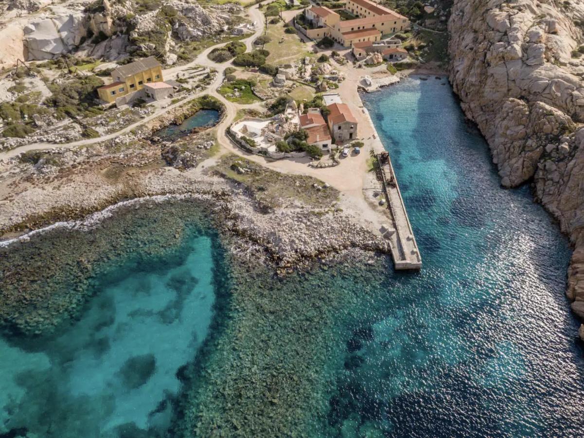 Residence Cala Francese - Case sul mare La Maddalena  Exterior foto
