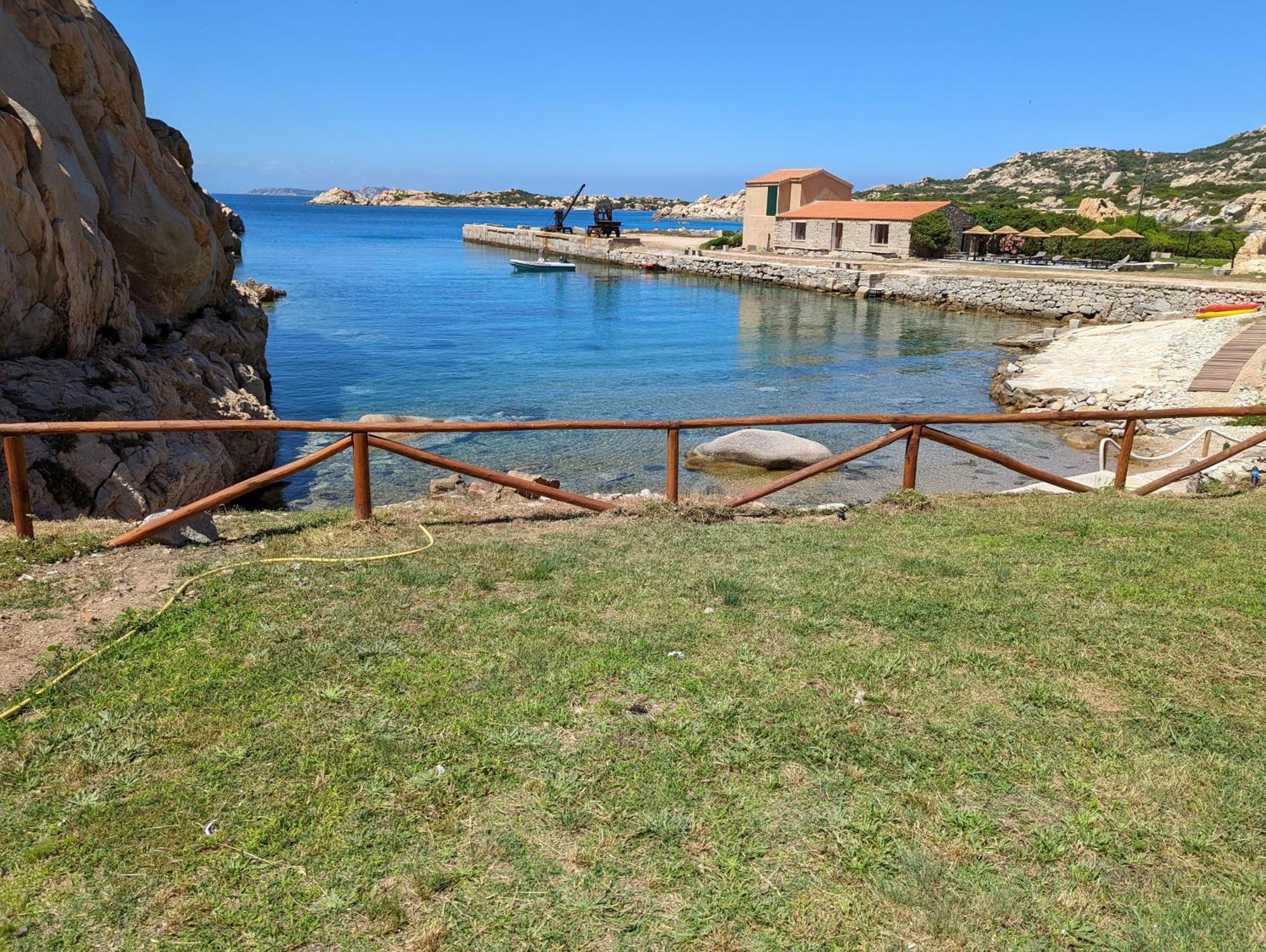 Residence Cala Francese - Case sul mare La Maddalena  Exterior foto